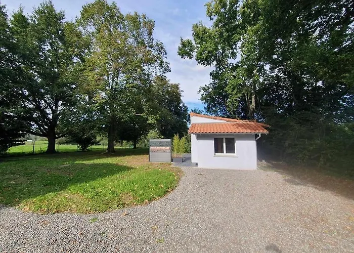 Maisonnette Au Pied Des Pyrenees
